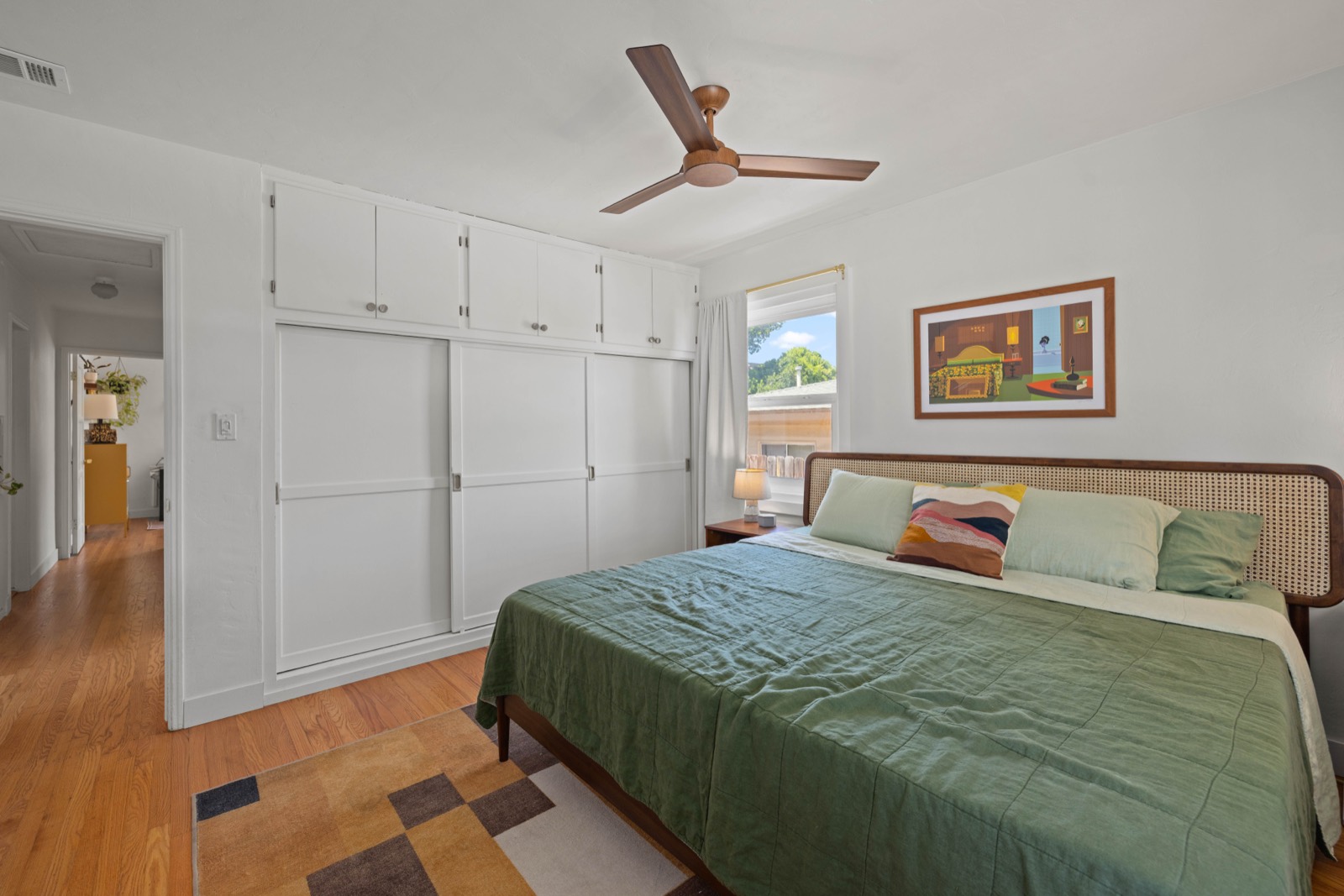 Bedroom built-in wardrobe