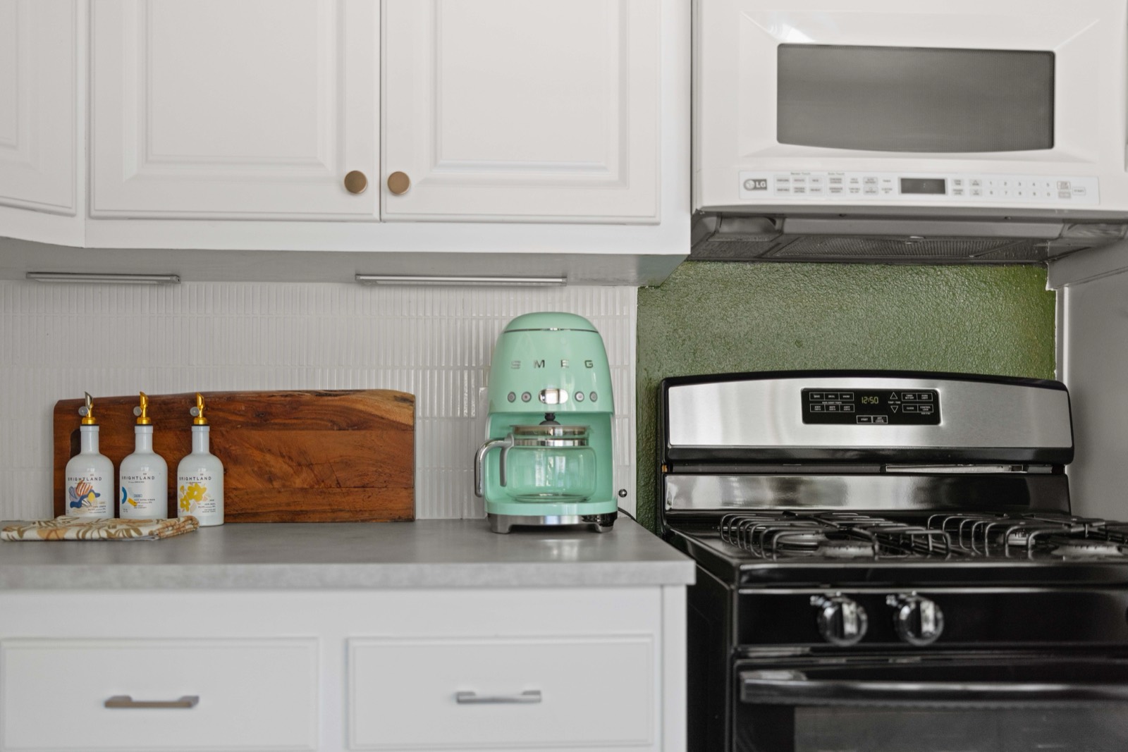 The kitchen with gas range