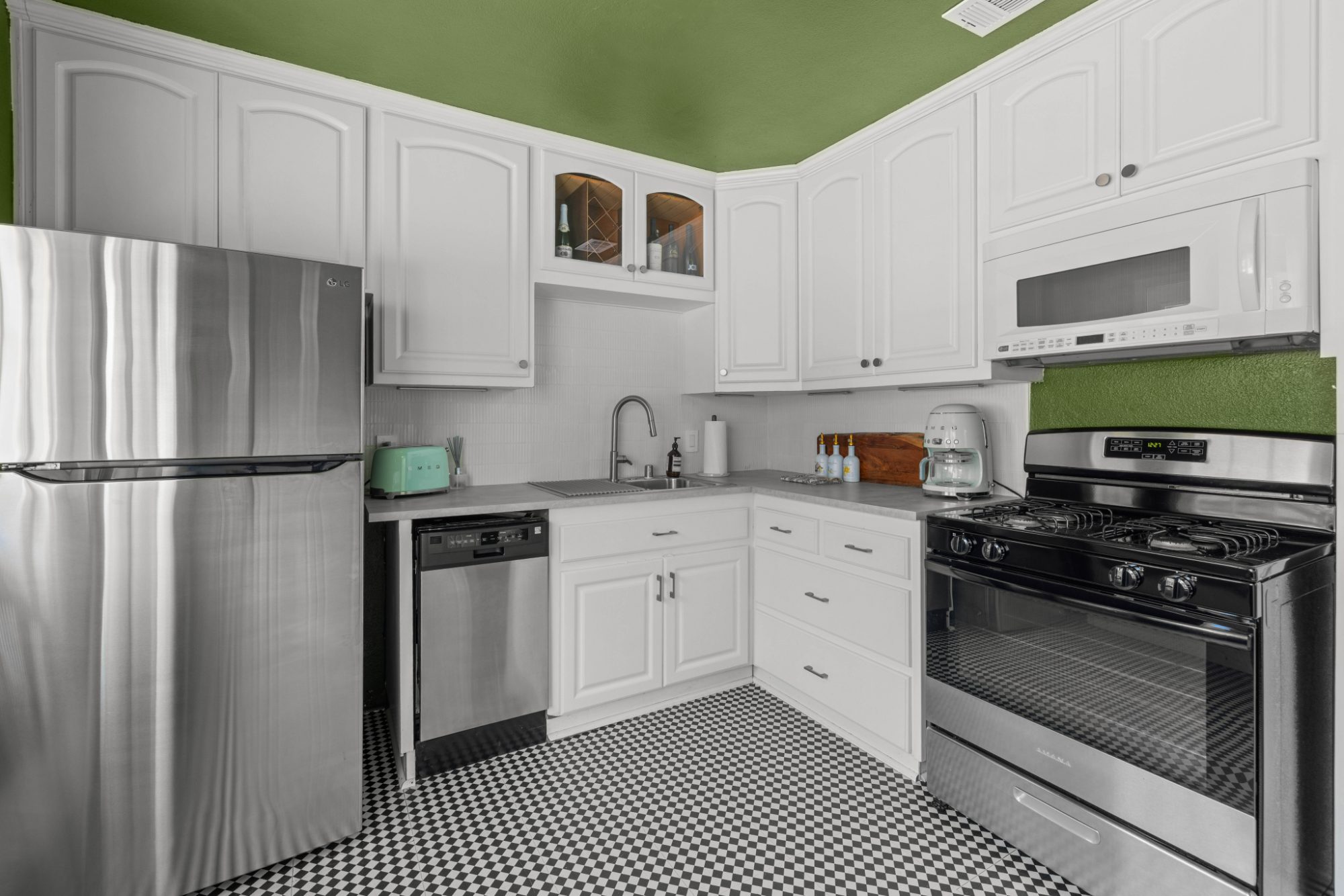 The kitchen, full view